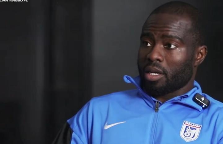  阿奇姆彭：大连球迷热情接机让我很感动，希望用表现回报球迷 新闻