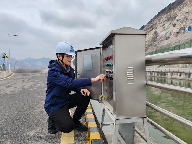 新春走基层丨守渠人24小时在岗,守护一泓清水永续北上 新闻 新春走基层丨守渠人24小时在岗,守护一泓清水永续北上 新闻