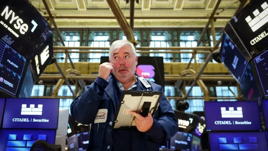 早盘：美股大幅下跌 道指下挫逾1100点 新闻