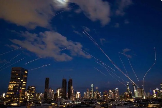  中东局势急剧升级；哈梅内伊亲属遇难消息传出，南部体育馆惨遭打击。 新闻 中东局势急剧升级；哈梅内伊亲属遇难消息传出，南部体育馆惨遭打击。 新闻 中东局势急剧升级；哈梅内伊亲属遇难消息传出，南部体育馆惨遭打击。 新闻