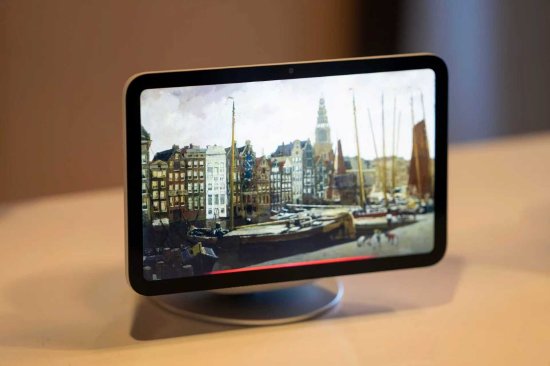  Siri革新未竟，苹果智能显示中枢推迟亮相；硬件已就位，软件同步成决定因素。 IT技术