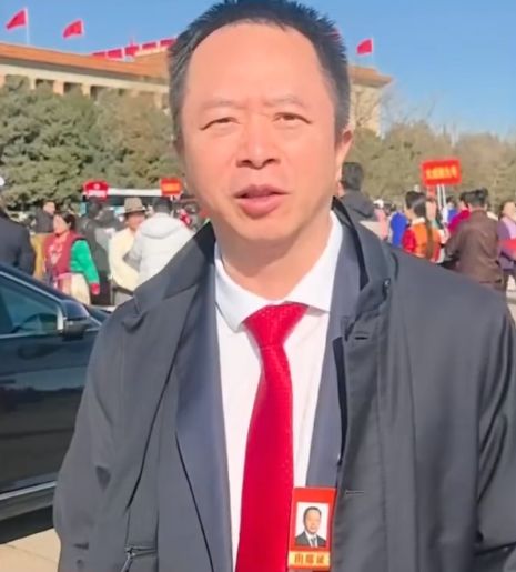  人工智能迅猛发展，传统防护手段面临严峻挑战；周鸿祎委员详解智能体安全隐忧。 IT技术