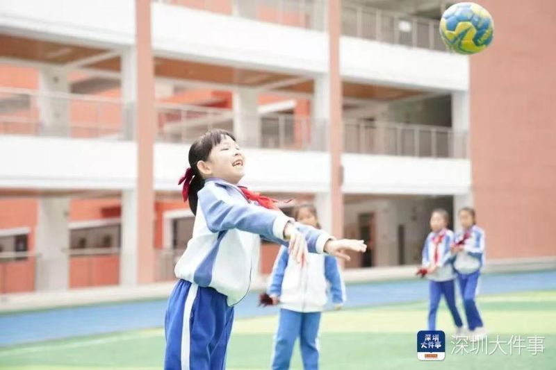 校园里的温柔守护:十点钟声响起,作业可以暂停,梦乡先来敲门! 教育招生