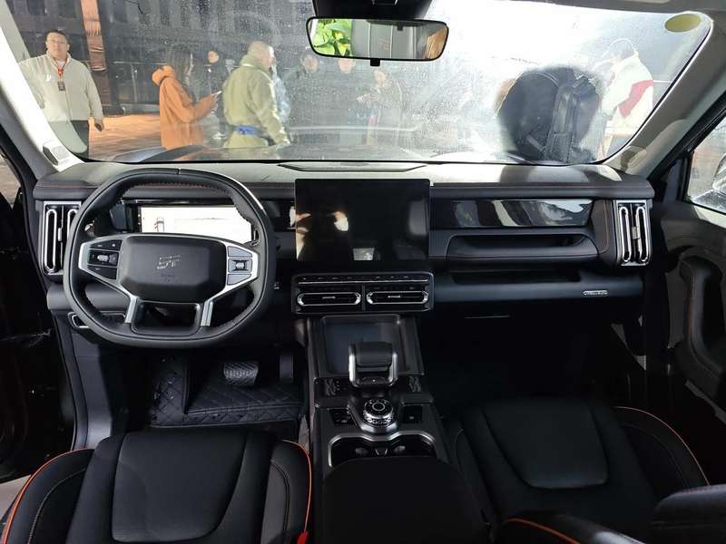 捷途方盒子家族马年新作,骏马版双车强势登场;限时焕新价显著亲民,个性化越野体验触手可及。 汽车科技