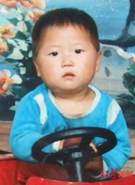 35年离散终团圆;杜军回家路漫漫,亲人泪洒义马。 情感心理