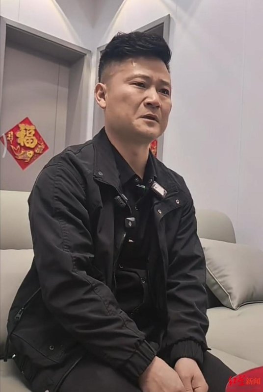 35年离散终团圆;杜军回家路漫漫,亲人泪洒义马。 情感心理