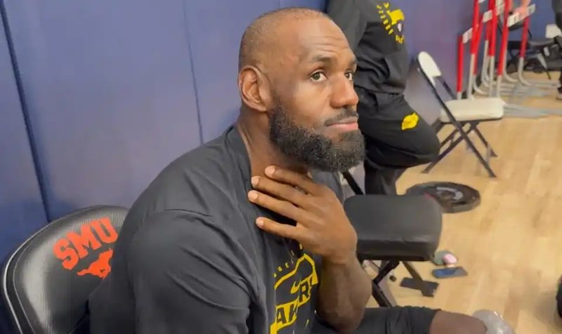  黎明前的黑暗：詹姆斯独自扛着湖人走完这段路，值得吗？ 体育新闻 黎明前的黑暗：詹姆斯独自扛着湖人走完这段路，值得吗？ 体育新闻