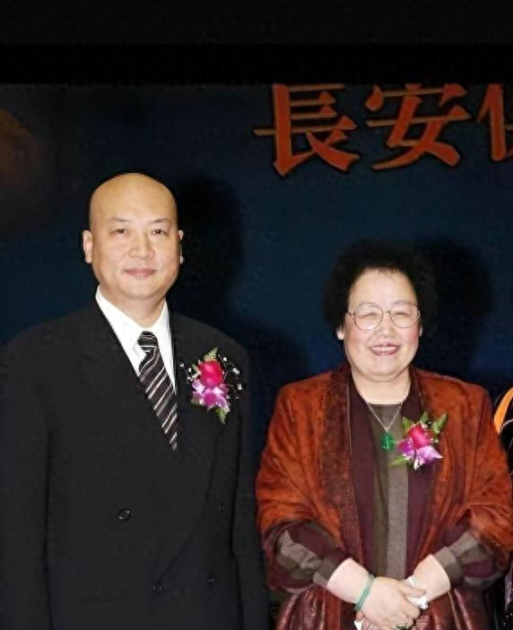  「唐僧」迟重瑞与陈丽华三十六年相伴：一个商业帝国与紫檀文化的传承密码 新闻