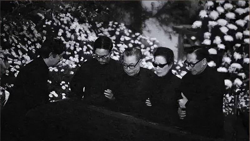  等了半个世纪的归乡路：两蒋棺椁背后的家族心事 新闻